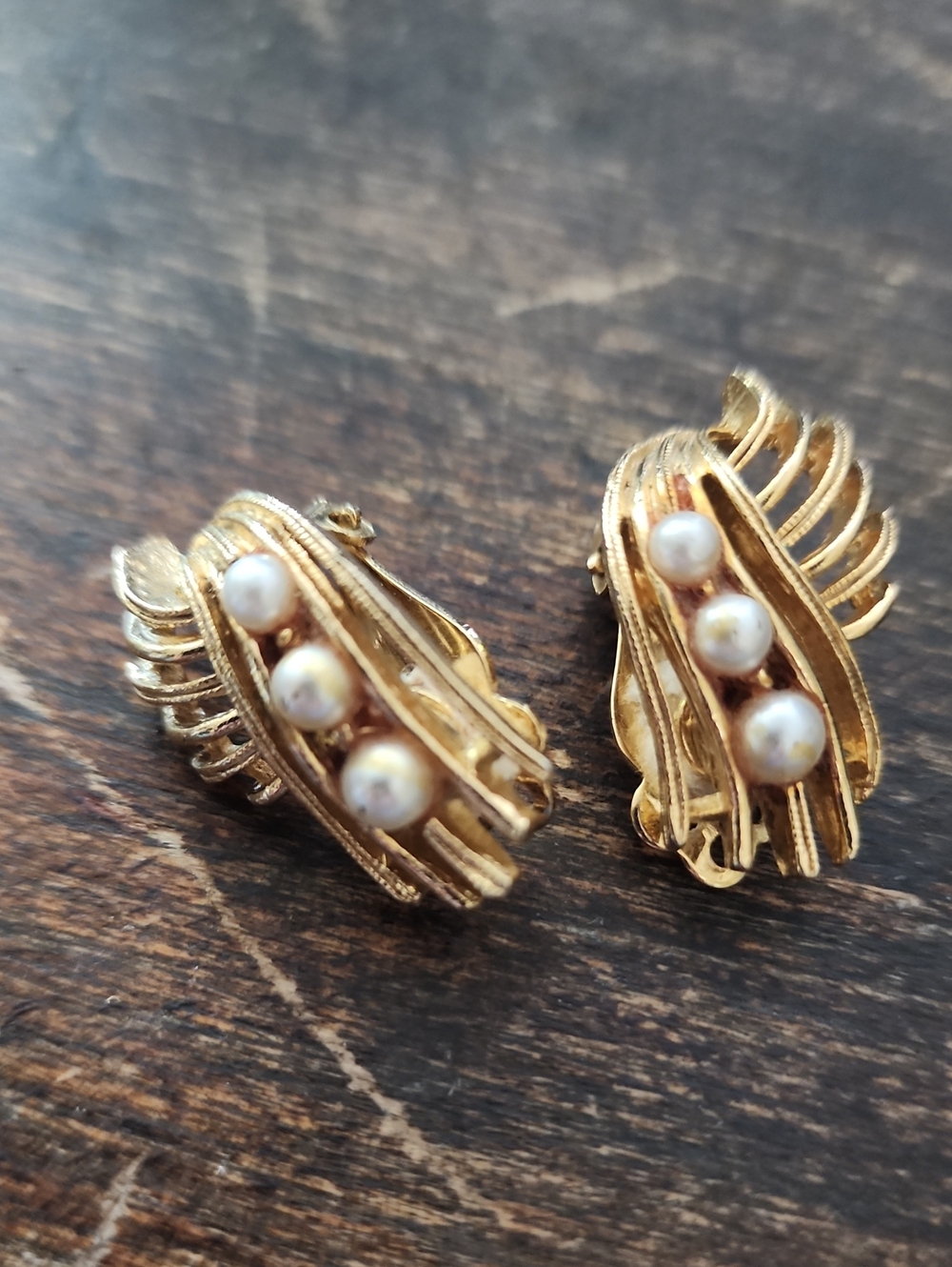 LISNER Vintage Gold Pearl Clip-On Earrings - Elegant Women's Jewelry